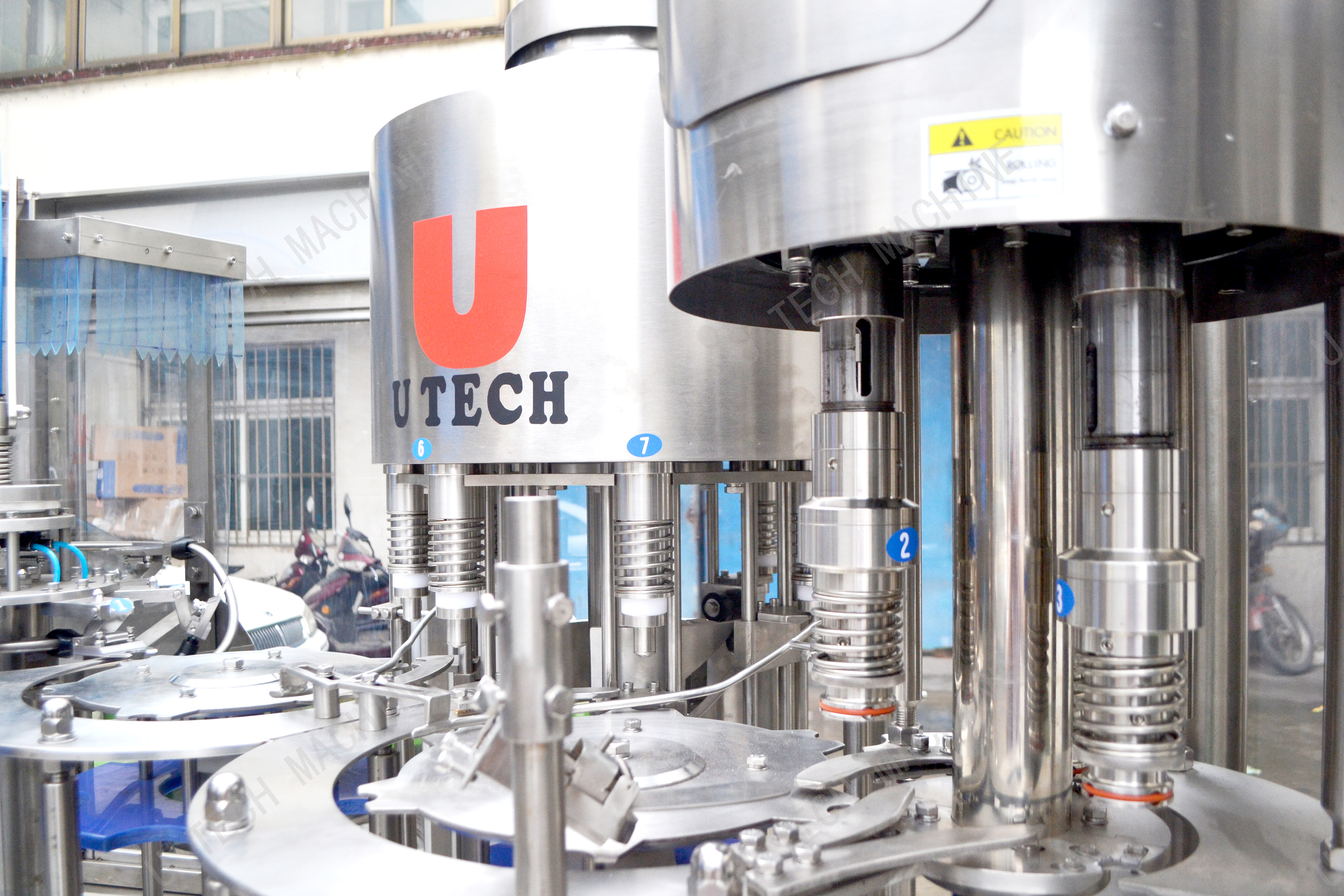 Precio de la máquina de llenado de agua mineral 2000BPH